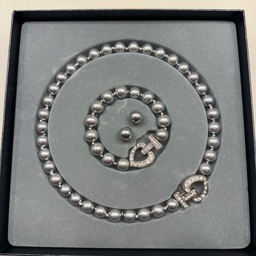 Elegant Silver Pearl Jewelry Set
